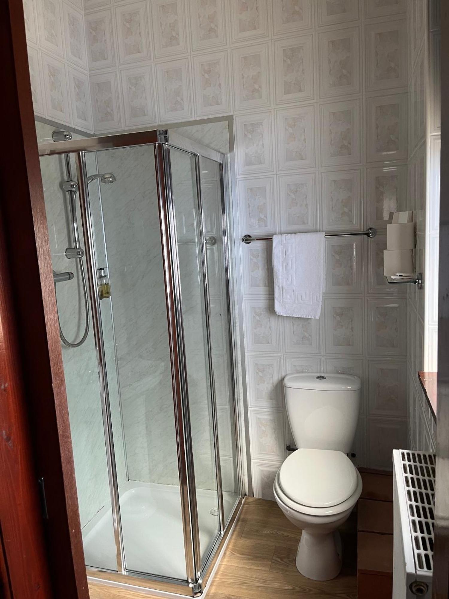No: 1 The Esplanade Guest Accommodation. Tenby Ruang foto