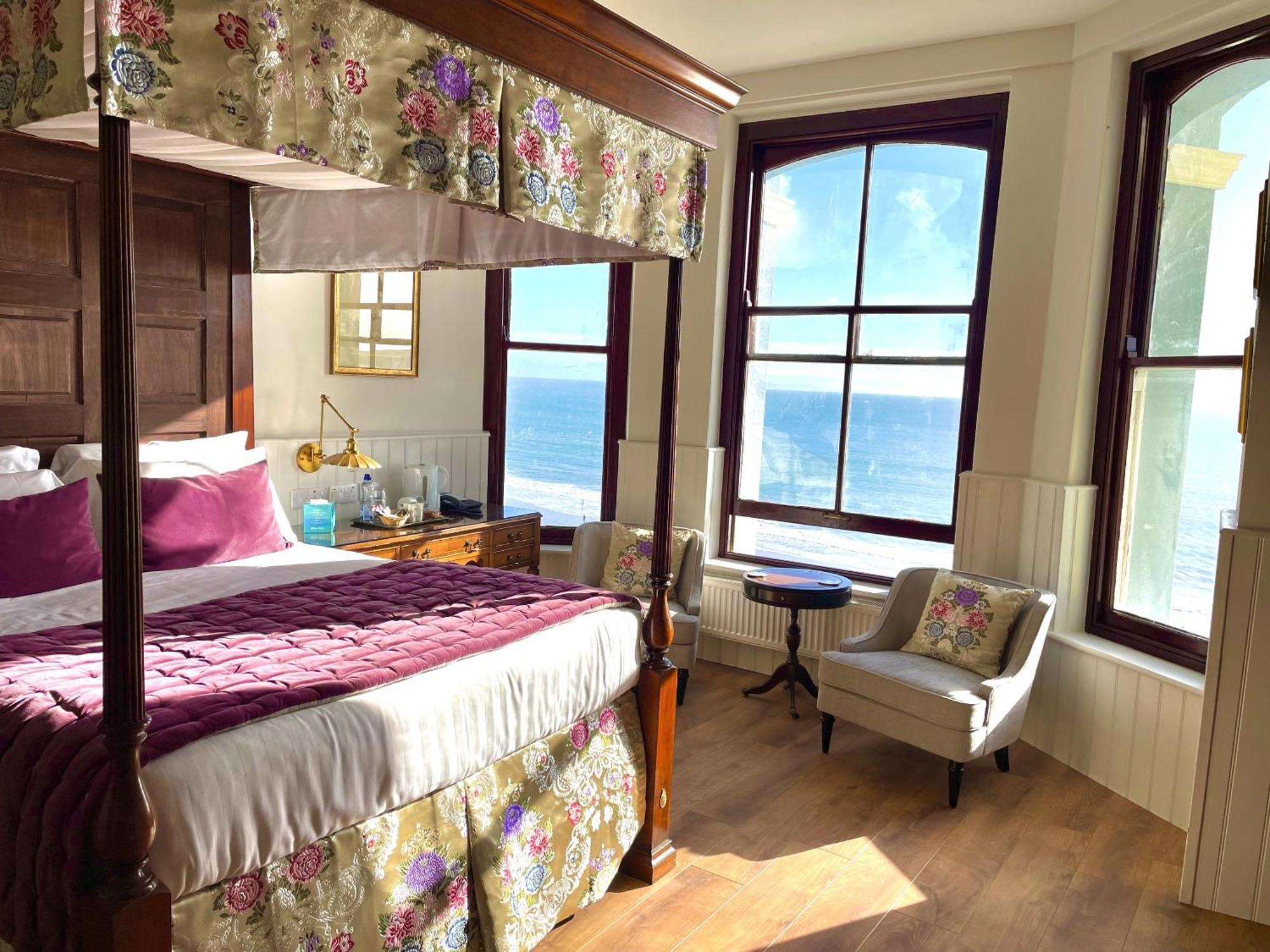 No: 1 The Esplanade Guest Accommodation. Tenby Ruang foto