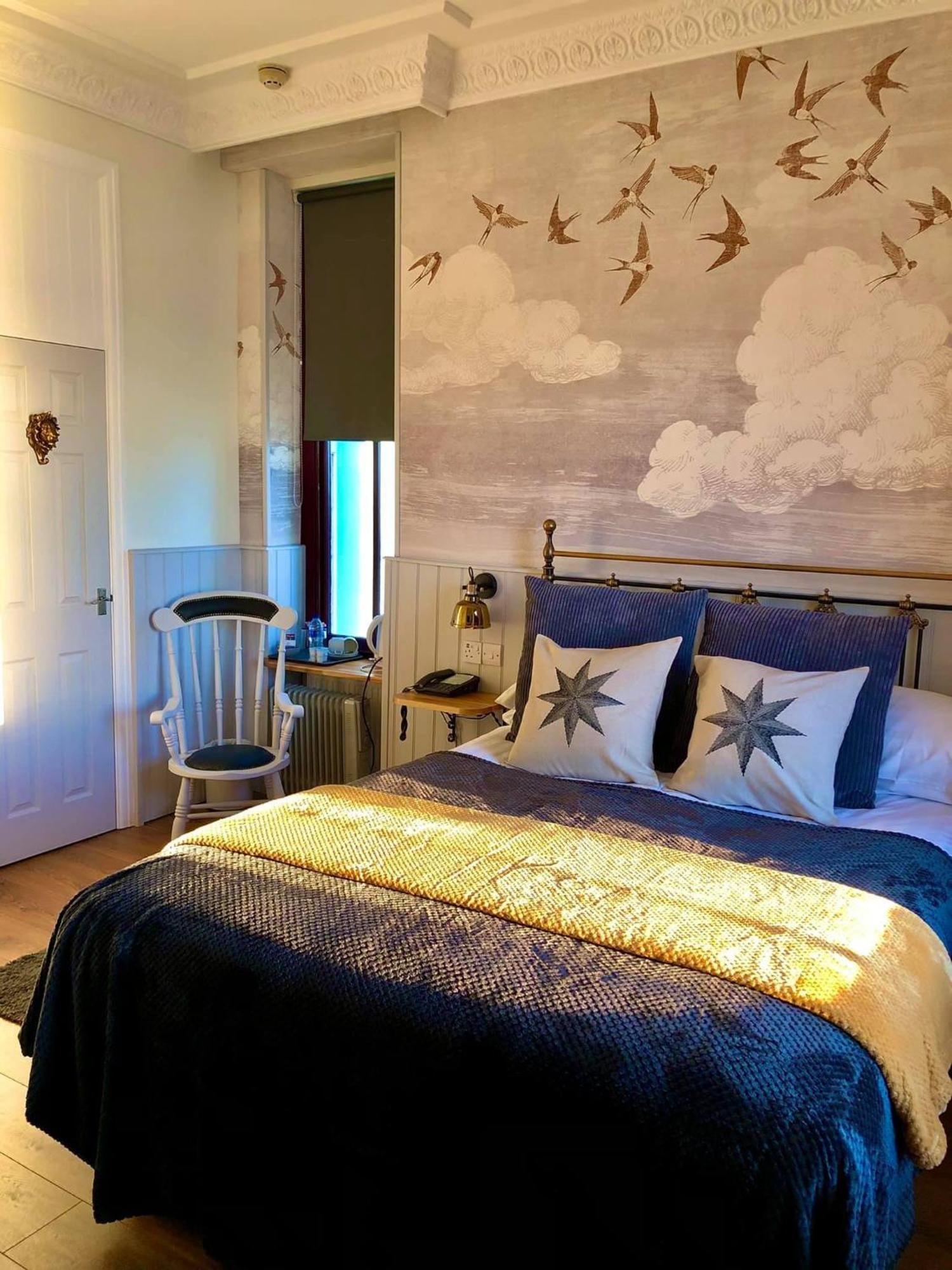 No: 1 The Esplanade Guest Accommodation. Tenby Ruang foto