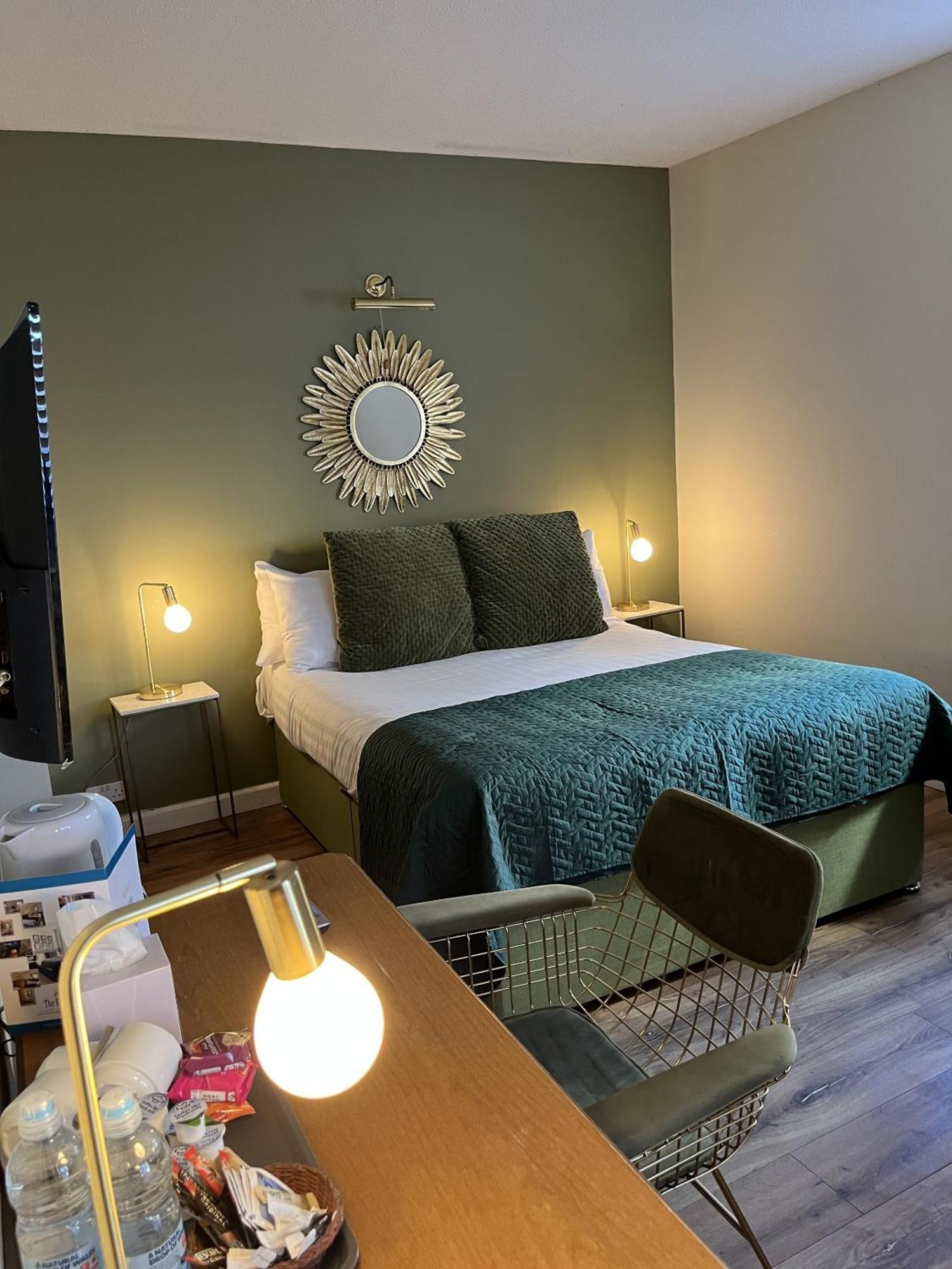 No: 1 The Esplanade Guest Accommodation. Tenby Ruang foto