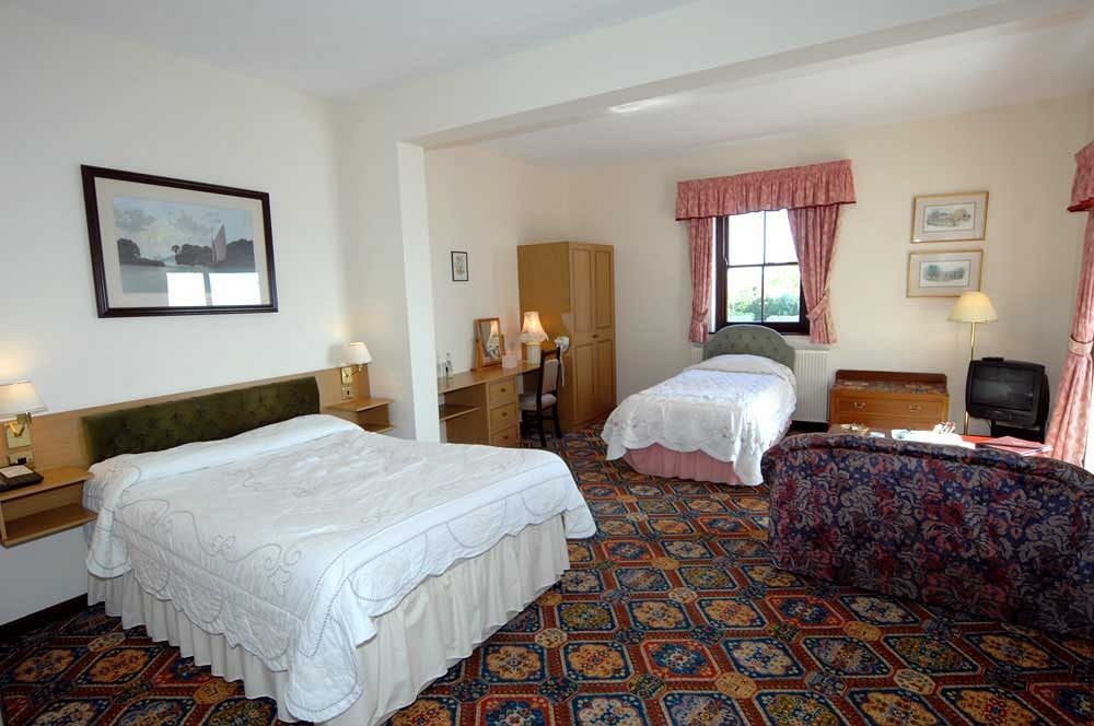 No: 1 The Esplanade Guest Accommodation. Tenby Bagian luar foto